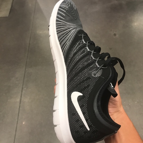 🖤Classic black & white NIKE SHOES - Picture 7 of 8